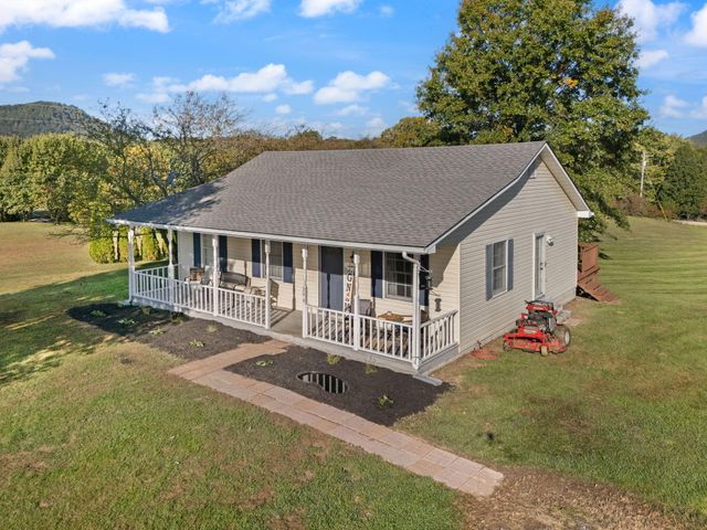 296 Blue Lake Drive, Berea, KY 40403