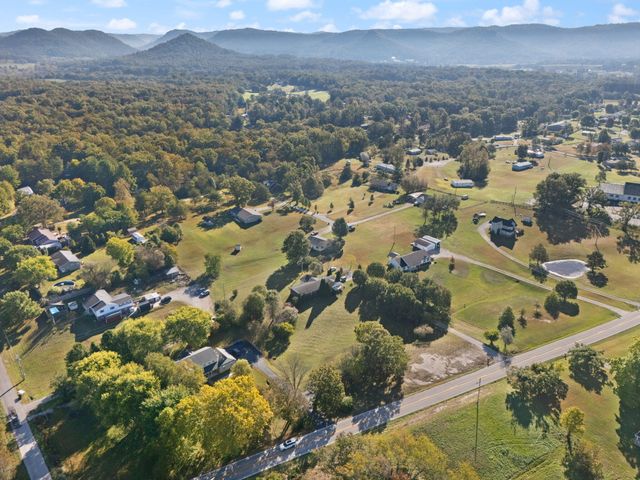 296 Blue Lake Drive, Berea, KY 40403