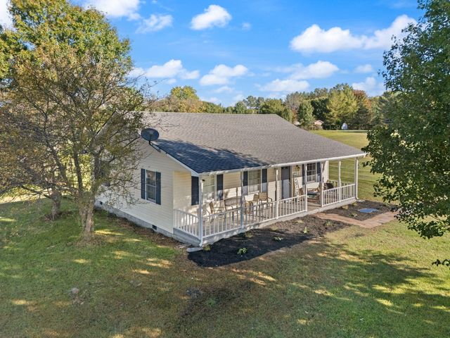 296 Blue Lake Drive, Berea, KY 40403