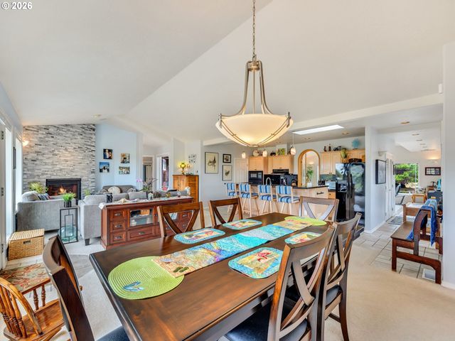 89742 OCEAN Dr, Warrenton, OR 97146