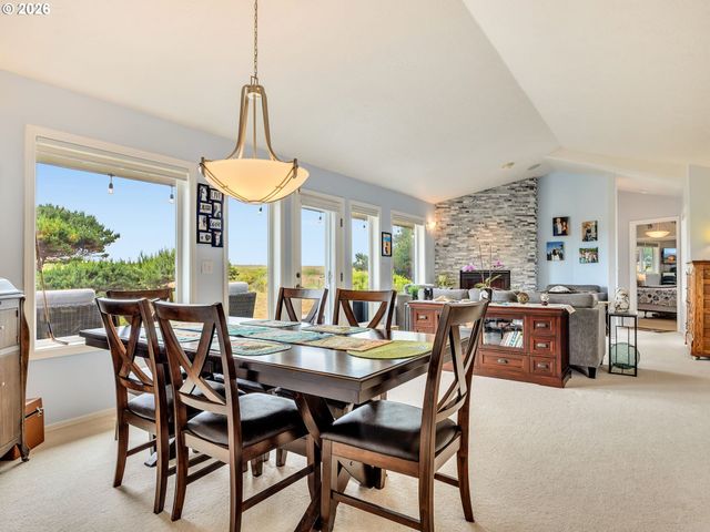 89742 OCEAN Dr, Warrenton, OR 97146