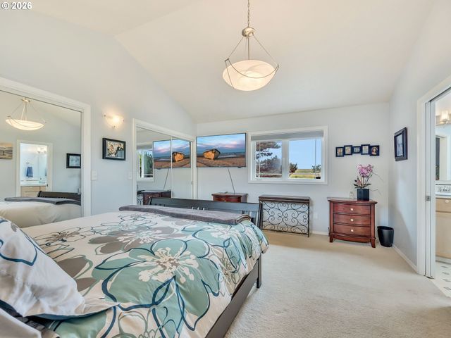 89742 OCEAN Dr, Warrenton, OR 97146