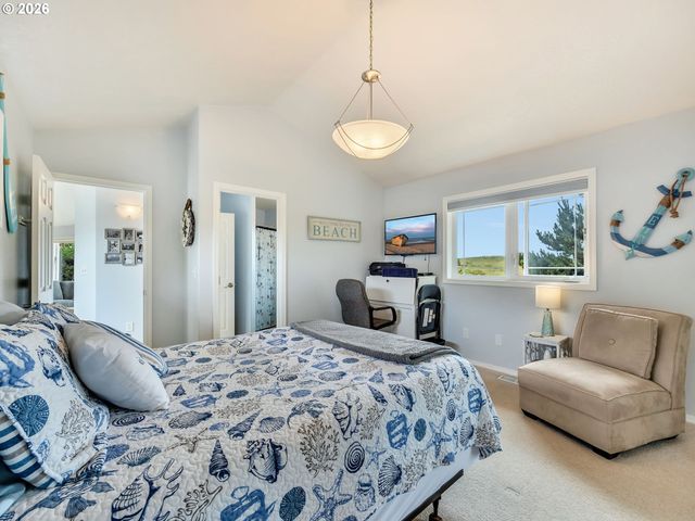 89742 OCEAN Dr, Warrenton, OR 97146