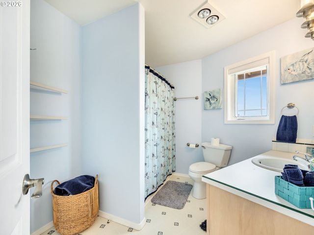 89742 OCEAN Dr, Warrenton, OR 97146