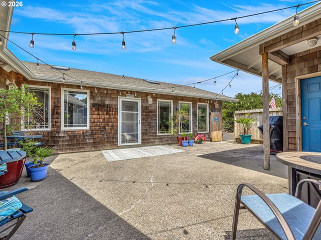 89742 OCEAN Dr, Warrenton, OR 97146