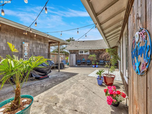 89742 OCEAN Dr, Warrenton, OR 97146