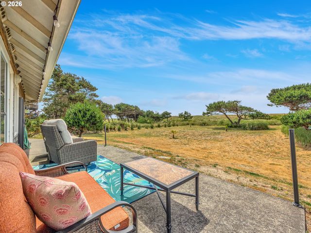 89742 OCEAN Dr, Warrenton, OR 97146