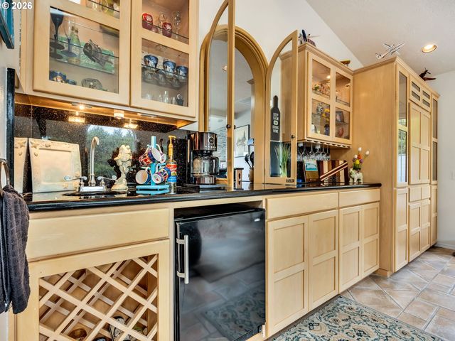 89742 OCEAN Dr, Warrenton, OR 97146