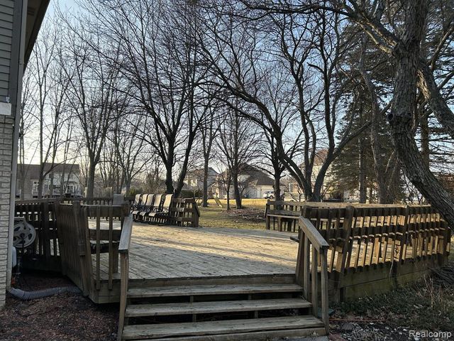 6464 Denton, Troy, MI 48098