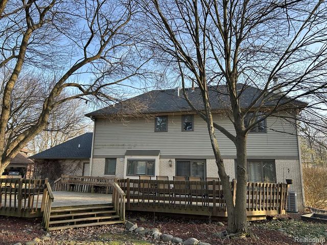 6464 Denton, Troy, MI 48098