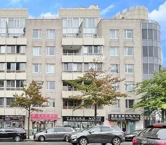 132-03 Sanford Avenue 2F, Flushing, NY 11355
