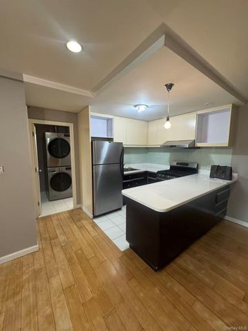132-03 Sanford Avenue 2F, Flushing, NY 11355