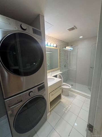 132-03 Sanford Avenue 2F, Flushing, NY 11355