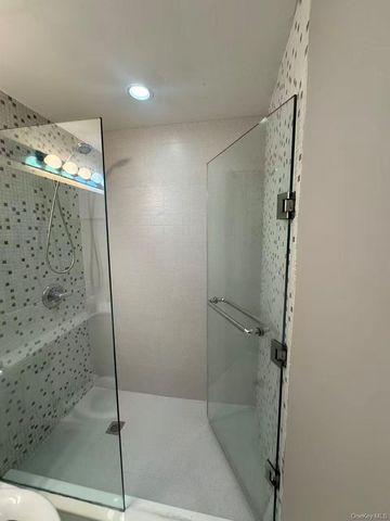 132-03 Sanford Avenue 2F, Flushing, NY 11355