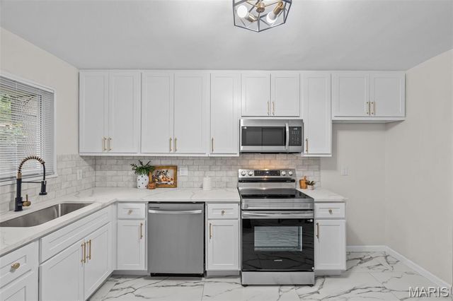 455 Myrtle Drive, Florissant, MO 63031