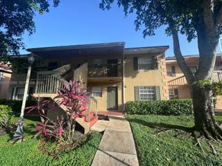10381 NW 8th Street 102, Pembroke Pines, FL 33026