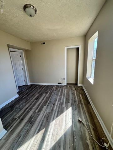 621 Center AVE, Newport News, VA 23601