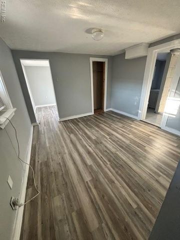 621 Center AVE, Newport News, VA 23601