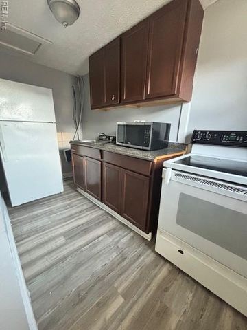 621 Center AVE, Newport News, VA 23601