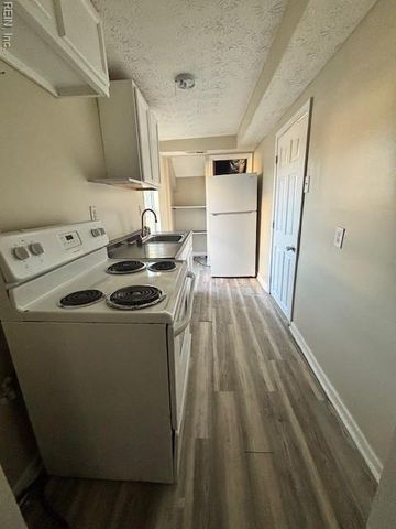 621 Center AVE, Newport News, VA 23601