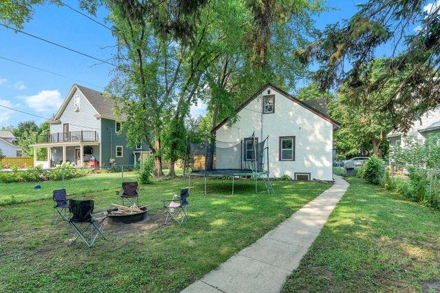 890 22nd Avenue SE, Minneapolis, MN 55414