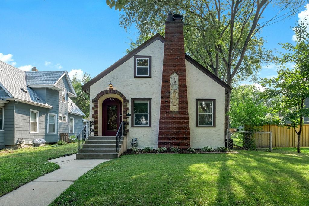 890 22nd Avenue SE, Minneapolis, MN 55414