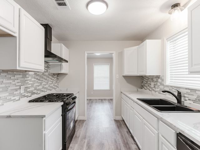 501 Edgewood Avenue, Corsicana, TX 75110