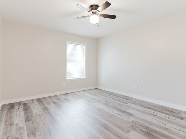 501 Edgewood Avenue, Corsicana, TX 75110