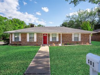 501 Edgewood Avenue, Corsicana, TX 75110