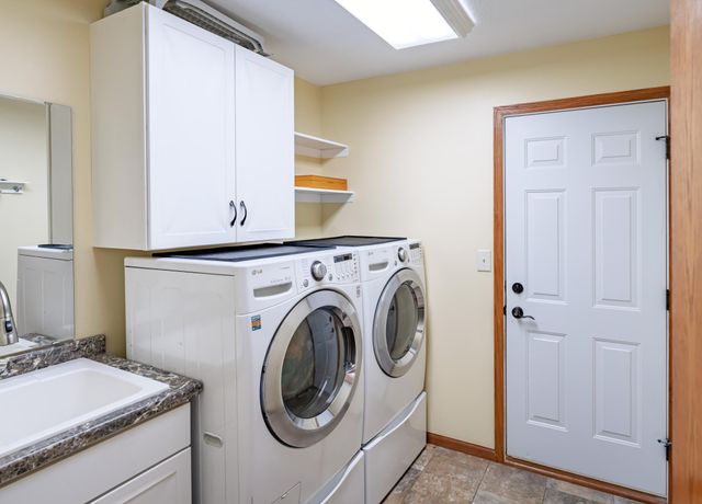 900 9th Street NW, Kasson, MN 55944