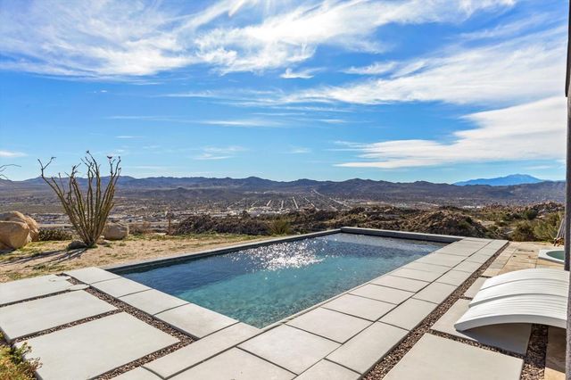 57075 Farrelo Court, Yucca Valley, CA 92284