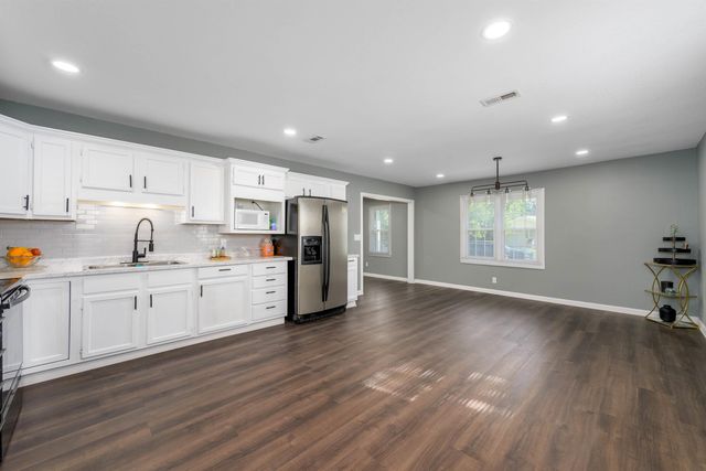 4304 W Edminster St, Wichita, KS 67212