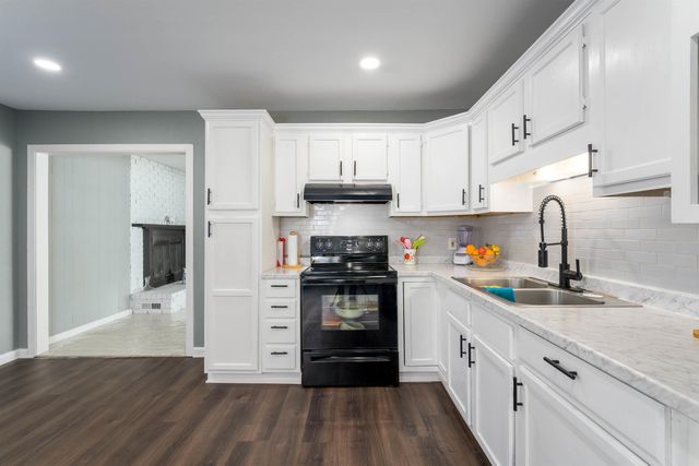 4304 W Edminster St, Wichita, KS 67212