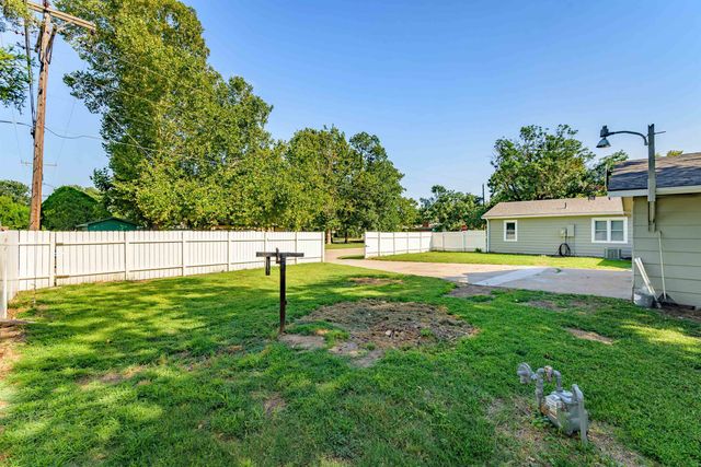 4304 W Edminster St, Wichita, KS 67212