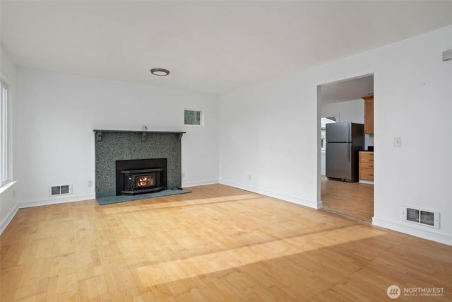 544 NE Easy Street, Oak Harbor, WA 98277