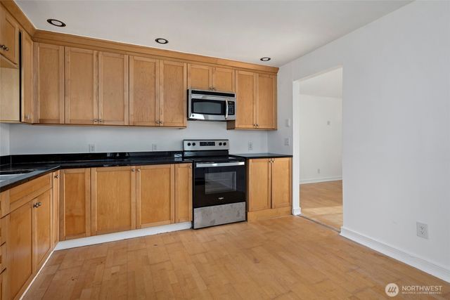 544 NE Easy Street, Oak Harbor, WA 98277