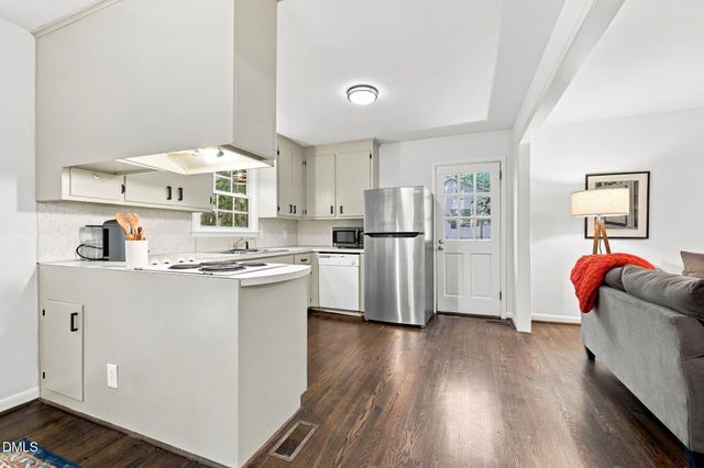 2304 Nelson Highway, Chapel Hill, NC 27517