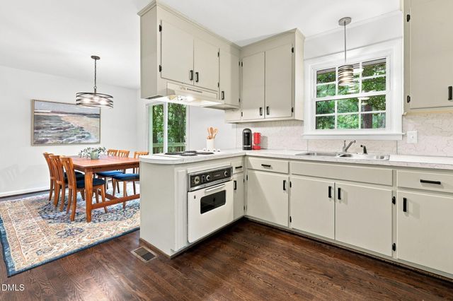 2304 Nelson Highway, Chapel Hill, NC 27517