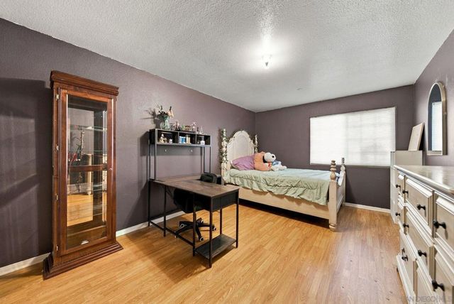 453 Calle Elegante, Vista, CA 92083