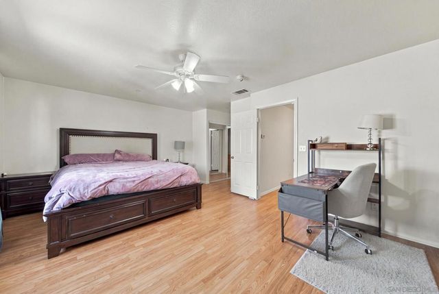 453 Calle Elegante, Vista, CA 92083