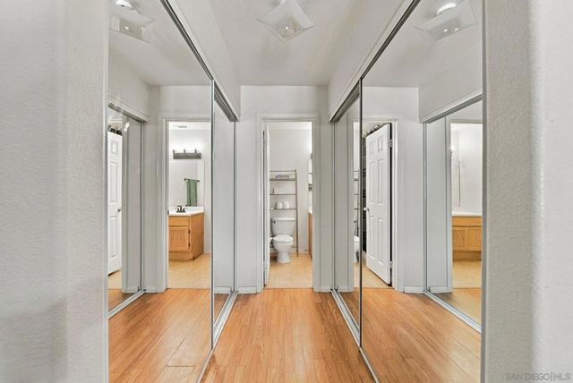 453 Calle Elegante, Vista, CA 92083