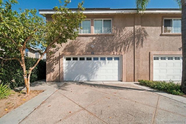 453 Calle Elegante, Vista, CA 92083