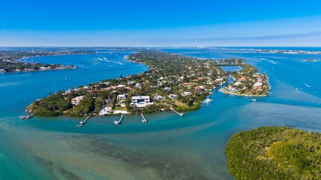 36 S Sewalls Point Road, Sewalls Point, FL 34996