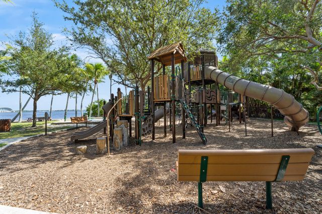 36 S Sewalls Point Road, Sewalls Point, FL 34996