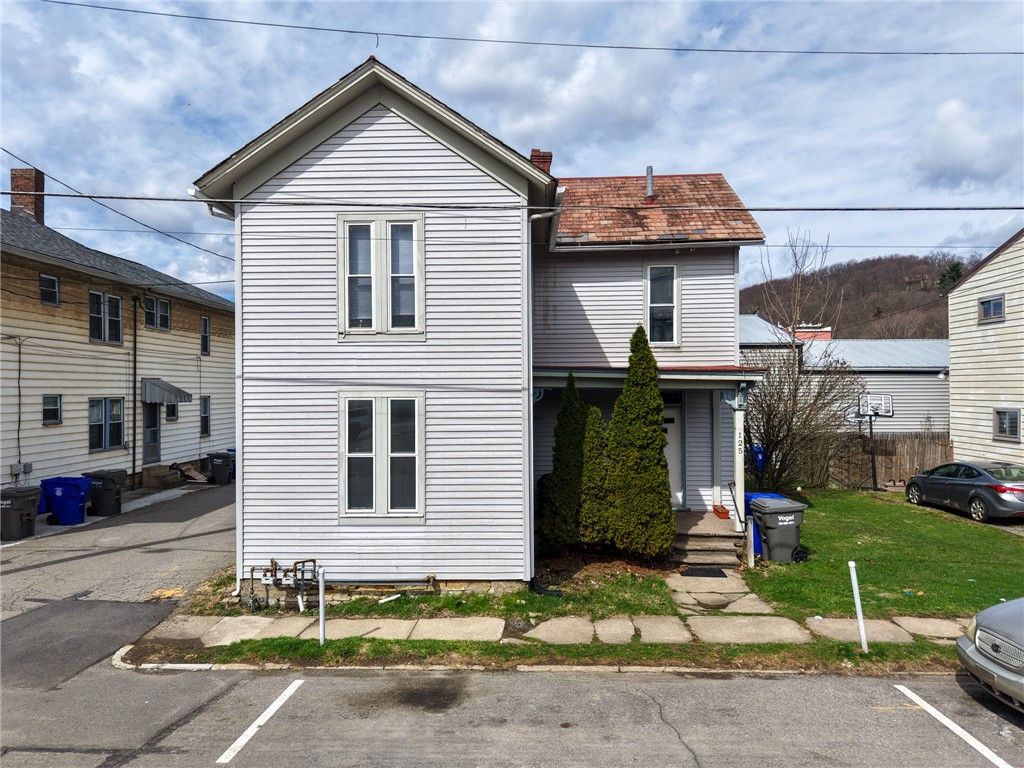 125 Jefferson St, Evans City Boro, PA 16033