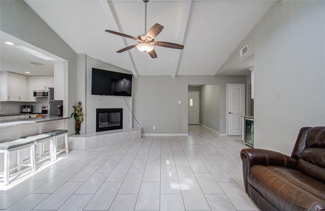 2507 Encreek Road, Houston, TX 77068