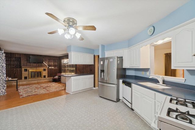 9930 W Magnolia STREET, Milwaukee, WI 53224