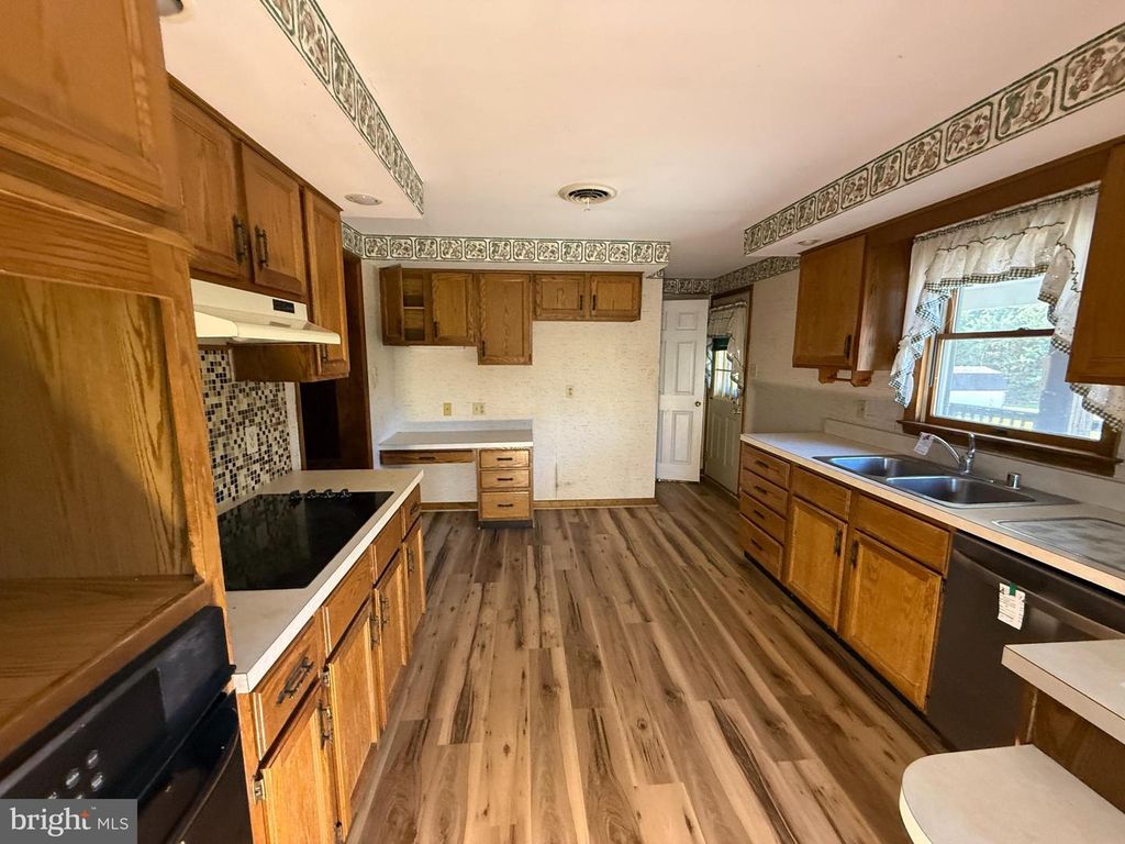 Image 14 of property listing at 17827 BAKERSVILLE RD, Boonsboro, MD 21713