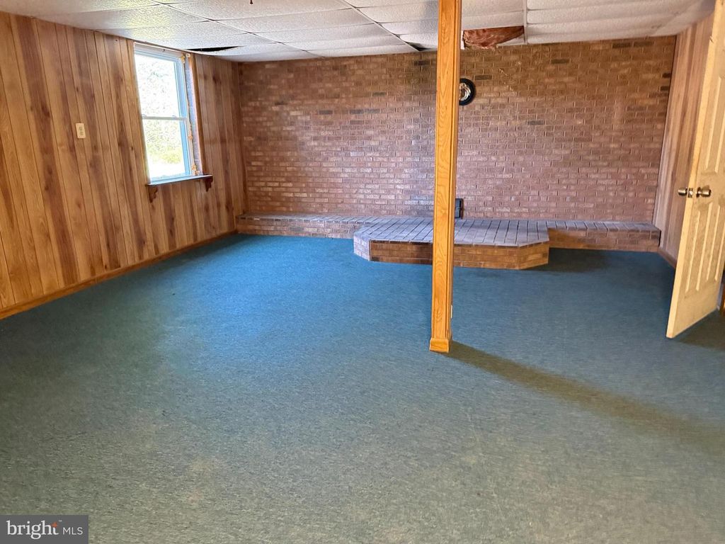 Image 15 of property listing at 17827 BAKERSVILLE RD, Boonsboro, MD 21713