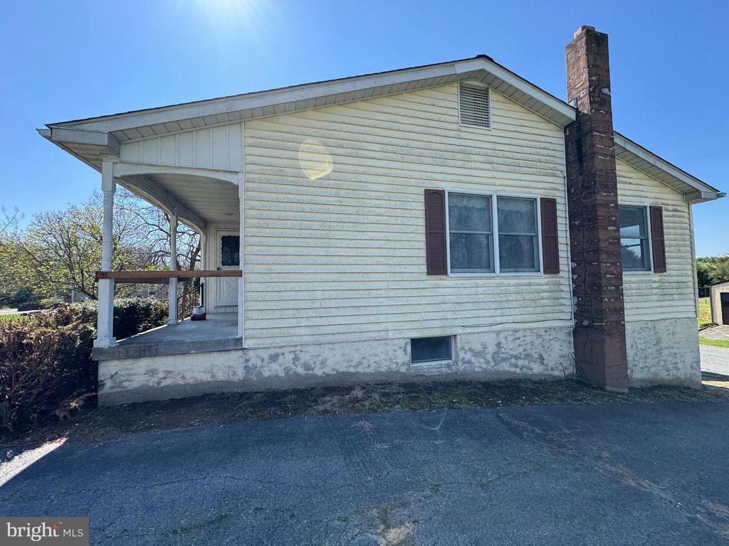 Image 2 of property listing at 17827 BAKERSVILLE RD, Boonsboro, MD 21713